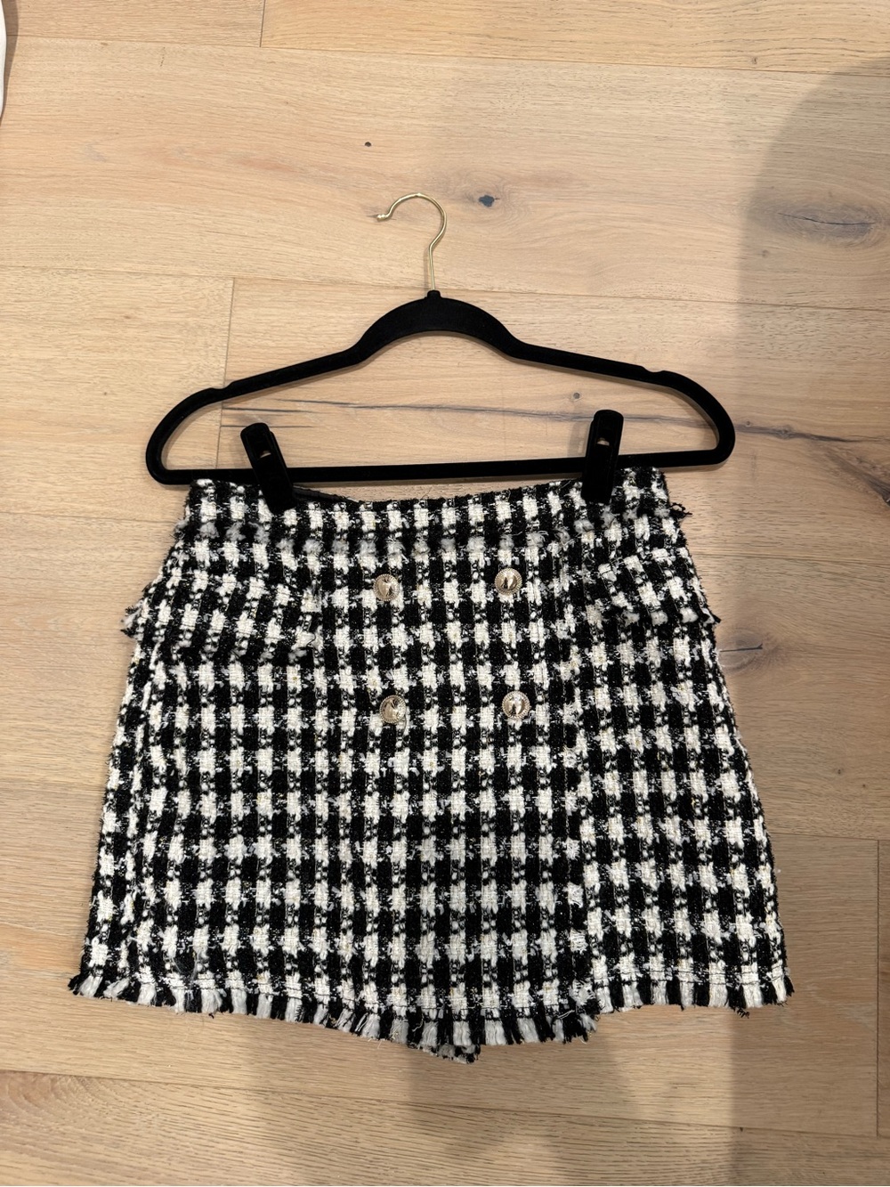 House of Harlow size small Black & White Houndstooth Mini Skorts